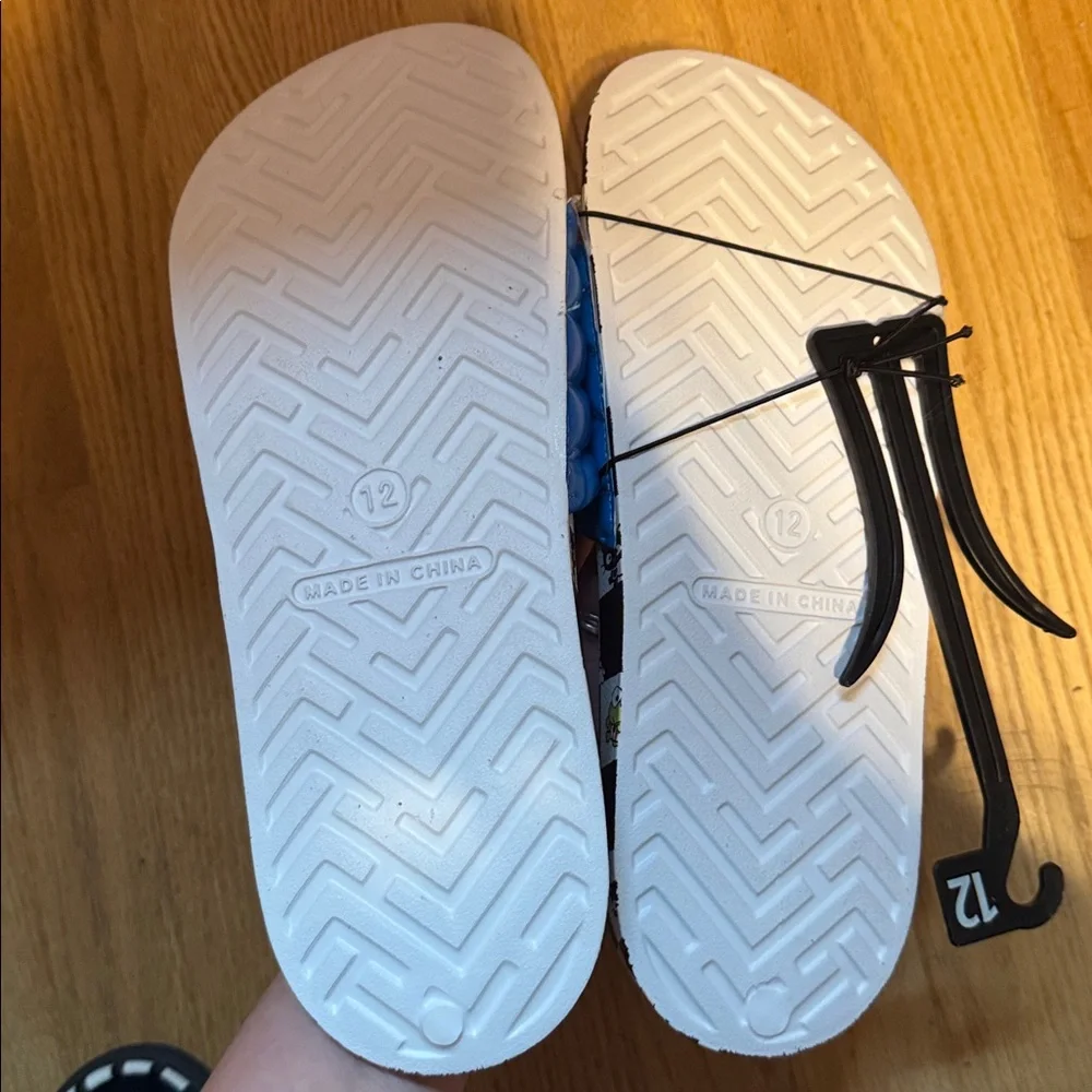 Bioworld Hello kitty & friends Men’s slides size 12